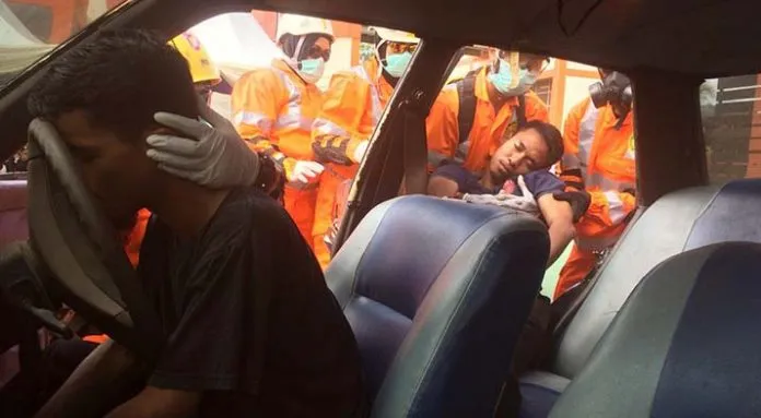 simulasi_sar Satu Unit Mobil Terbakar, Tiga Penumpang Berhasil Diselamatkan Tim SAR Kendari