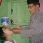 Kisah Tukang Gigi Puluhan Tahun Berjalan Kaki Tawarkan Jasa Kisah Tukang Gigi Puluhan Tahun Berjalan Kaki Tawarkan Jasa