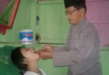 Kisah Tukang Gigi Puluhan Tahun Berjalan Kaki Tawarkan Jasa Kisah Tukang Gigi Puluhan Tahun Berjalan Kaki Tawarkan Jasa