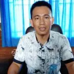 Terlibat Pungli, Dirut PD Pasar Kendari Siap Pecat Pegawainya Direktur Utama (Dirut) Perusahaan Daerah (PD) Pasar Kota Kendari, Sulawesi Tenggara (Sultra), Asnar