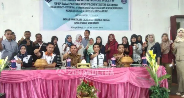 Dinas_KUMKM Kembangkan Pelaku Usaha, Pemda Wakatobi Gelar Pelatihan Kewirausahaan