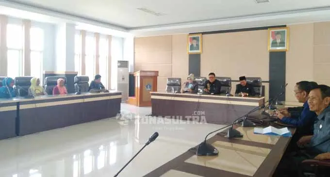 Warga_Araruna Rumah Kebanjiran, Warga Punggolaka Datangi DPRD Kota Kendari