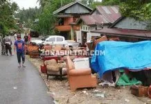 Banjir Susulan di Kolut, Tiga Rumah Terbawa Arus, Satu Warga Hilang Belum Ditemukan Banjir Susulan di Kolut, Tiga Rumah Terbawa Arus, Satu Warga Hilang Belum Ditemukan