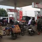 Ketahuan Jual BBM Subsidi di Jerigen, Dua SPBU di Kota Kendari Kena Sanksi ilustrasi bbm jerigen