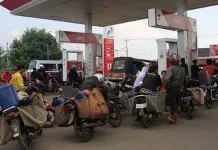 Ketahuan Jual BBM Subsidi di Jerigen, Dua SPBU di Kota Kendari Kena Sanksi ilustrasi bbm jerigen