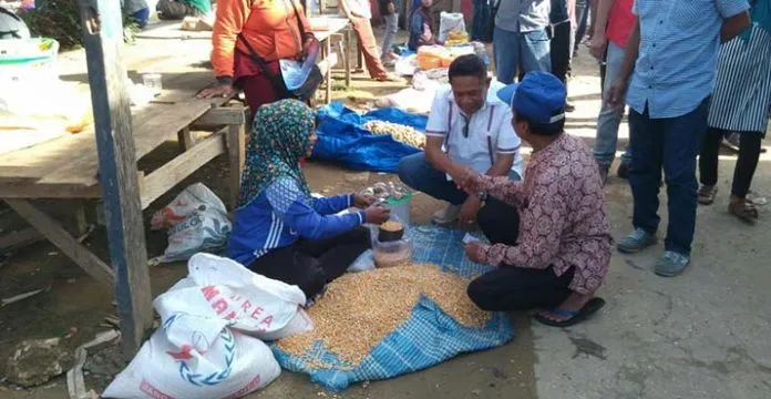 Blusukan di Muna, Berkah Prioritaskan Peningkatan Sarana Infrastruktur Pasar
