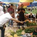 Blusukan ke Pasar Wawotobi, Hugua Sebut Asrun Baik-baik Saja Blusukan ke Pasar Wawotobi, Hugua Sebut Asrun Baik-baik Saja