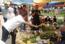 Blusukan ke Pasar Wawotobi, Hugua Sebut Asrun Baik-baik Saja Blusukan ke Pasar Wawotobi, Hugua Sebut Asrun Baik-baik Saja