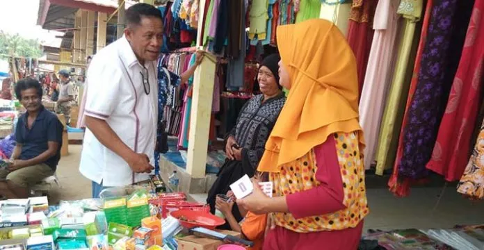 Blusukan ke Pasar Motaha, Hugua Disambut Baik Para Pedagang