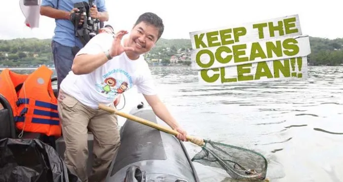 kebersihan_teluk_kendari1 Kagum dan Prihatin, Pj Gubernur Sultra Ajak Masyarakat Jaga Kebersihan Teluk Kendari