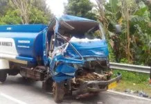 Tabrak Mobil Kampas di Kolaka, Sopir Pengangkut Solar Luka Parah Tabrak Mobil Kampas di Kolaka, Sopir Pengangkut Solar Luka Parah