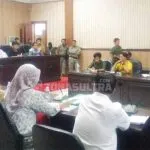 Tuntut Pembatalan Mutasi, Puluhan Karyawan PT DJL Mengadu ke DPRD Kolaka Tuntut Pembatalan Mutasi, Puluhan Karyawan PT DJL Mengadu ke DPRD Kolaka