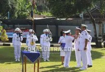 Kolonel Laut (P) I Putu Darjatna Resmi Menjabat Komandan Lanal Kendari LANAL KENDARI - Kolonel Laut (P) I Putu Darjatna akhirnya resmi menjabat sebagai, Komandan Pangkalan Tentara Nasional Indonesia Angkatan Laut (Danlanal) Kendari menggantikan Kolonel Laut (P) Prio Budie Leksono, Rabu (14/3/2018). (Randi Ardiansyah/ZONASULTRA.COM)