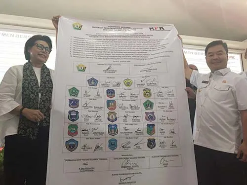 Seluruh Kepala Daerah se-Sultra Tandatangani Program Pemberantasan Korupsi Terintegritas Bersama KPK