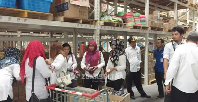 makarela1 BPOM Kendari dan Indogrosir Tarik Ratusan Ikan Kaleng Mengandung Cacing