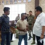 Diduga Naikkan Harga Beras Sepihak, Warga Desak Bupati Muna Berhentikan Lurah Laimpi Diduga Naikkan Harga Beras Sepihak, Warga Desak Bupati Muna Berhentikan Lurah Laimpi