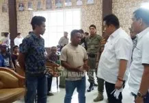 Diduga Naikkan Harga Beras Sepihak, Warga Desak Bupati Muna Berhentikan Lurah Laimpi Diduga Naikkan Harga Beras Sepihak, Warga Desak Bupati Muna Berhentikan Lurah Laimpi