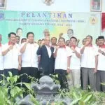 Begini Lelucon Rusman Emba untuk Lukman Abunawas saat Pelantikan Pengurus KONI Muna Begini Lelucon Rusman Emba untuk Lukman Abunawas saat Pelantikan Pengurus KONI Muna