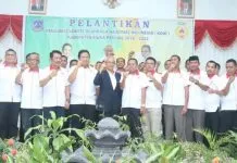 Begini Lelucon Rusman Emba untuk Lukman Abunawas saat Pelantikan Pengurus KONI Muna Begini Lelucon Rusman Emba untuk Lukman Abunawas saat Pelantikan Pengurus KONI Muna