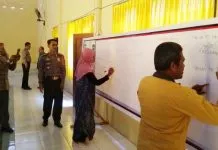 Polres Wakatobi Teken Petisi Anti Hoax Polres Wakatobi Teken Petisi Anti Hoax