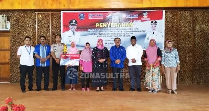 penyerahan_bantuan 32.231 Warga Wakatobi Dapat Bantuan PKH