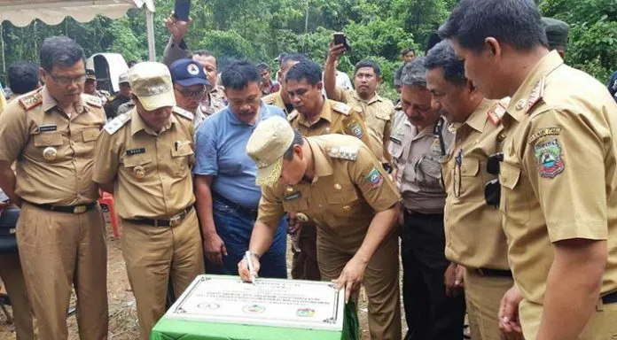 Dialiri Listrik, Warga Desa Pondoa Konut Akhirnya Bebas dari Kegelapan