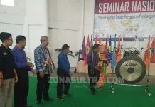 Buka Seminar Nasional Perhimagi, Rektor UHO Ajak Mahasiswa Jadi Agen Perubahan Buka Seminar Nasional Perhimagi, Rektor UHO Ajak Mahasiswa Jadi Agen Perubahan