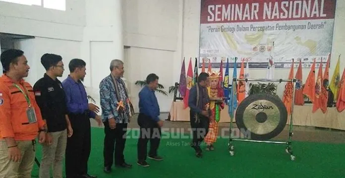 Buka Seminar Nasional Perhimagi, Rektor UHO Ajak Mahasiswa Jadi Agen Perubahan