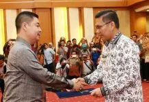 Sulkarnain Resmi Jadi Plt Wali Kota Kendari Zulkarnain Resmi Jadi Plt Wali Kota Kendari