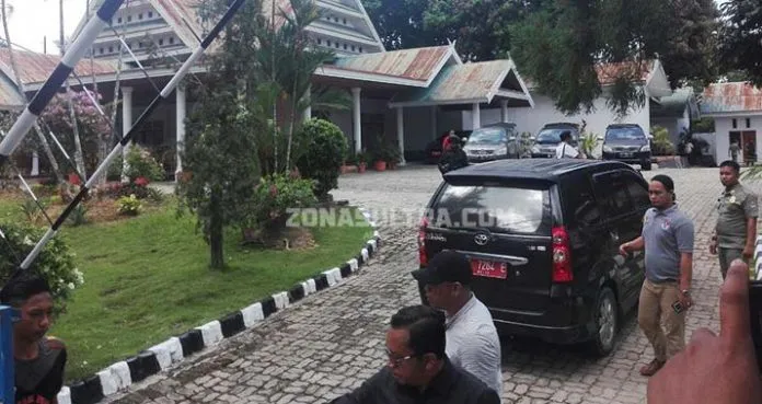 KPK Geledah Rumah Jabatan ADP