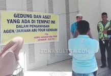 Tak Kunjung Diberangkatkan, Jamaah Umrah Segel Kantor Abu Tour di Kendari Tak Kunjung Diberangkatkan, Jamaah Umrah Segel Kantor Abu Tour di Kendari