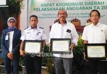 Motivasi Satker Tingkatkan Kinerja, Ditjen Perbendaharaan Sultra Beri Treasury Award 2018 BI Sultra dan Perbarindo Komitmen Sebarkan Uang Rupiah Hingga ke Pelosok