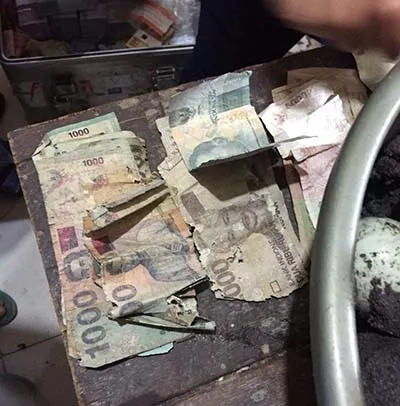 BI Sultra Bersih-bersih Uang Lusuh di Pasar Basah Mandonga