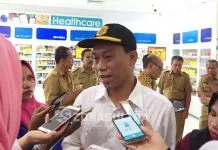 BPOM Kendari Pastikan Makarel yang Beredar Aman Dikonsumsi Kepala Badan POM Kendari Leonard Duma