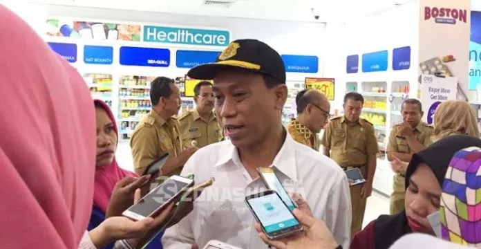 Kepala Badan POM Kendari Leonard Duma