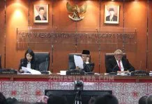 Putusan DKPP, Hanya Satu Komisioner KPU Baubau yang Diberi Peringatan Putusan DKPP, Hanya Satu Komisioner KPU Baubau yang Diberi Peringatan