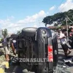 Hantam Median Jalan, Mobil Dinas Camat Baula Terbalik Hantam Median Jalan, Mobil Dinas Camat Baula Terbalik