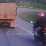 Tumpahan Minyak Sawit Ancam Pengguna Jalan di Konut Tumpahan Minyak Sawit Ancam Pengguna Jalan di Konut