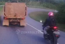 Tumpahan Minyak Sawit Ancam Pengguna Jalan di Konut Tumpahan Minyak Sawit Ancam Pengguna Jalan di Konut