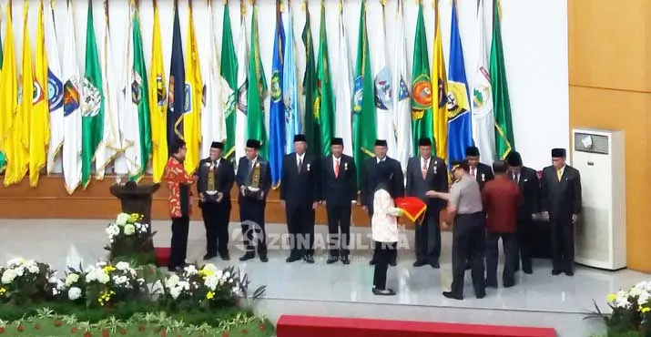 Jusuf Kalla Bangga Tiga Kada di Sulsel Terima Tanda Kehormatan Kemendagri