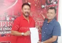 Oheo Sinapoy Ambil Formulir Pendaftaran Caleg DPR RI di PDI-P Oheo Sinapoy Ambil Formulir Pendaftaran Caleg DPR RI di PDI-P