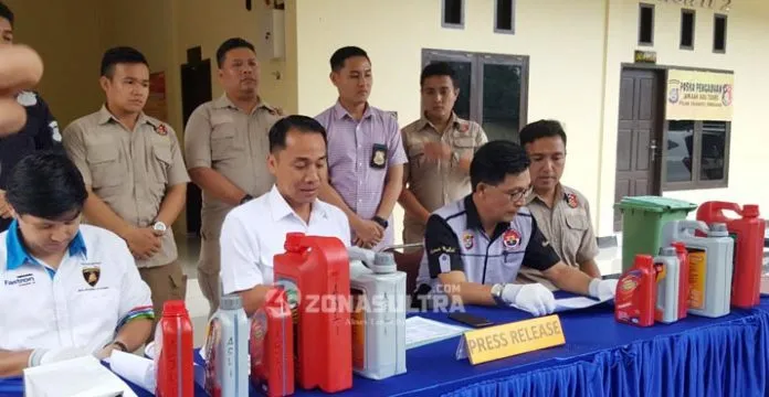 Polda Sultra Amankan 1.274 Kemas Oli Palsu