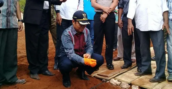 La Bakry Resmikan Peletakan Batu Pertama Pembangunan Sejuta Rumah