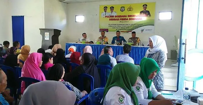 pengobatan_gratis Tekan Angka Kematian Ibu, Pemda dan Polres Bombana Gelar Pengobatan Gratis