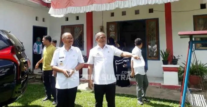 Bupati Konsel Ancam Tahan Gaji PNS Yang Absen Saat Sidak di Kantor Lurah Ranomeeto