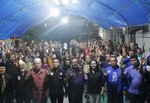 Rusda Kembali Lantik Tim Pemenangan di Kendari Rusda Kembali Lantik Tim Pemenangan di Kendari