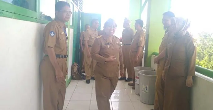 unbk_18 Pantau Pelaksanaan UNBK, Pj Sekda Sultra Sebut Tidak Ada Kendala