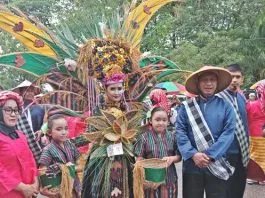 Ikon Putri Wakawondu Dari Butur Meriahkan Karnaval Halo Sultra 2018 Ikon Putri Wakawondu Dari Butur Meriahkan Karnaval Halo Sultra 2018