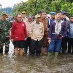 BPJS Ketenagakerjaan Bersama Pemprov Sambangi Korban Banjir Konut BPJS Ketenagakerjaan Bersama Pemprov Sambangi Korban Banjir Konut