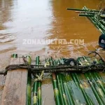 Gethek Transportasi Alternatif Warga Terdampak Banjir di Konut Gethek Transportasi Alternatif Warga Terdampak Banjir di Konut